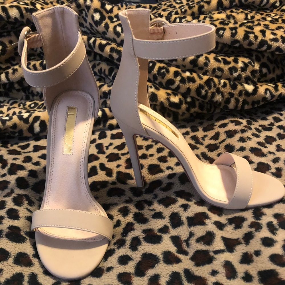 Nude heels worn once